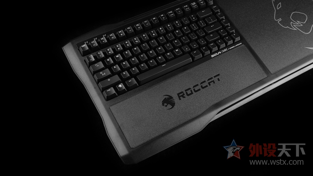 官方评测冰豹ROCCATSOVA游戏膝板图赏简评:腿上游戏