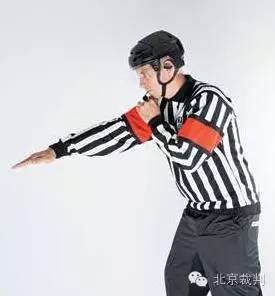 手势裁判,冰球比赛进球裁判手势