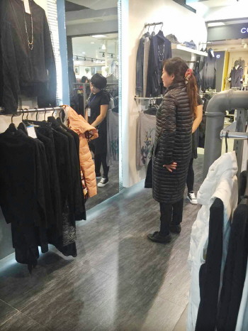 气温骤降暖宝类商品抢手,暖经济取暖用品