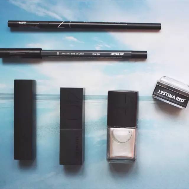 娲讳箙瑙佹湁鍝簺绯诲垪,娲讳箙瑙佺殑褰╁鍝佺墝