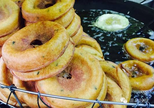 来武汉不可错过的一条街,武汉晚上逛的步行街夜市