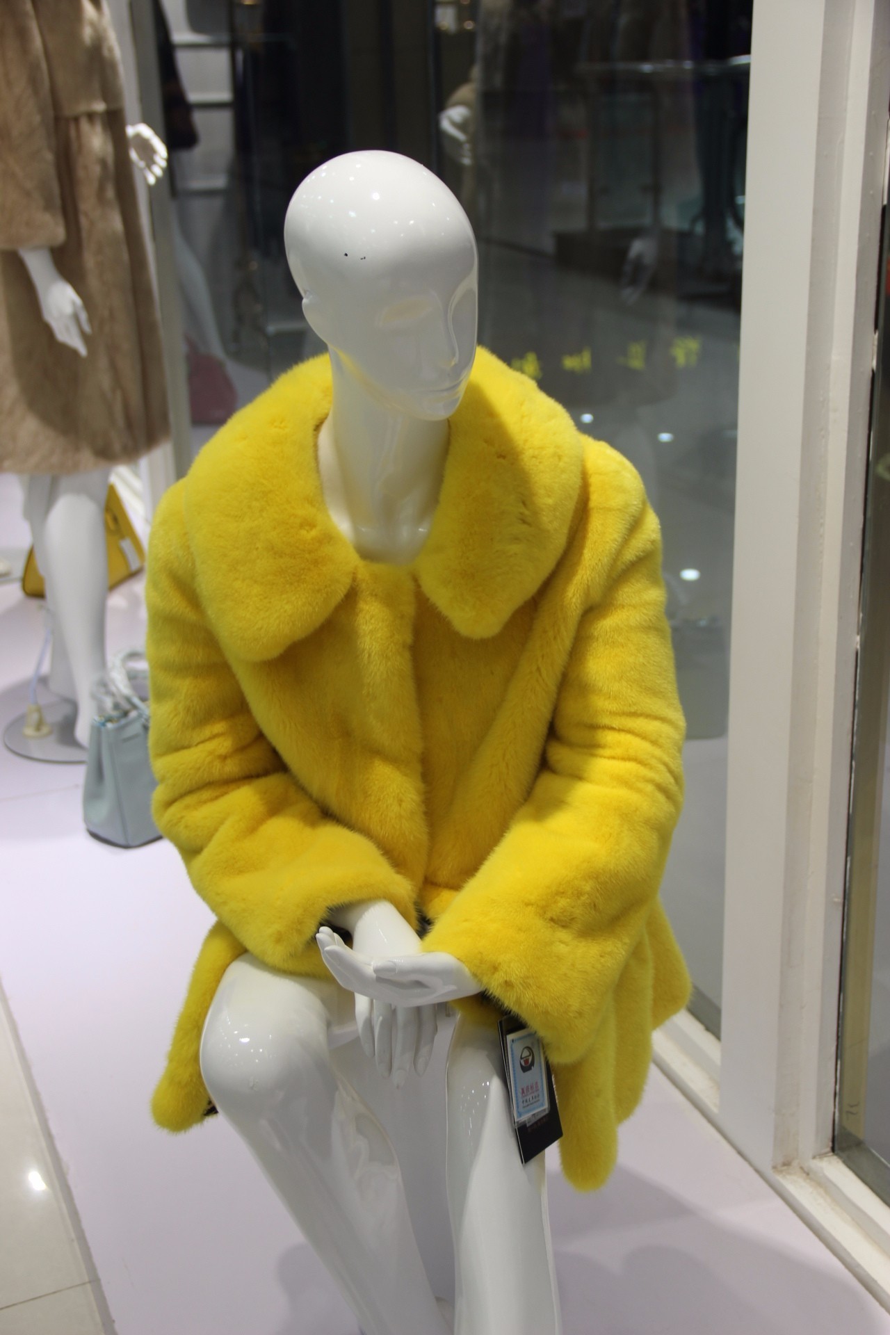 海宁皮革城男士皮衣服,海宁皮革城男士衣服