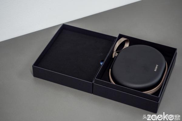 索尼MDR-1000X开箱：锁定BOSEQC35的劲敌