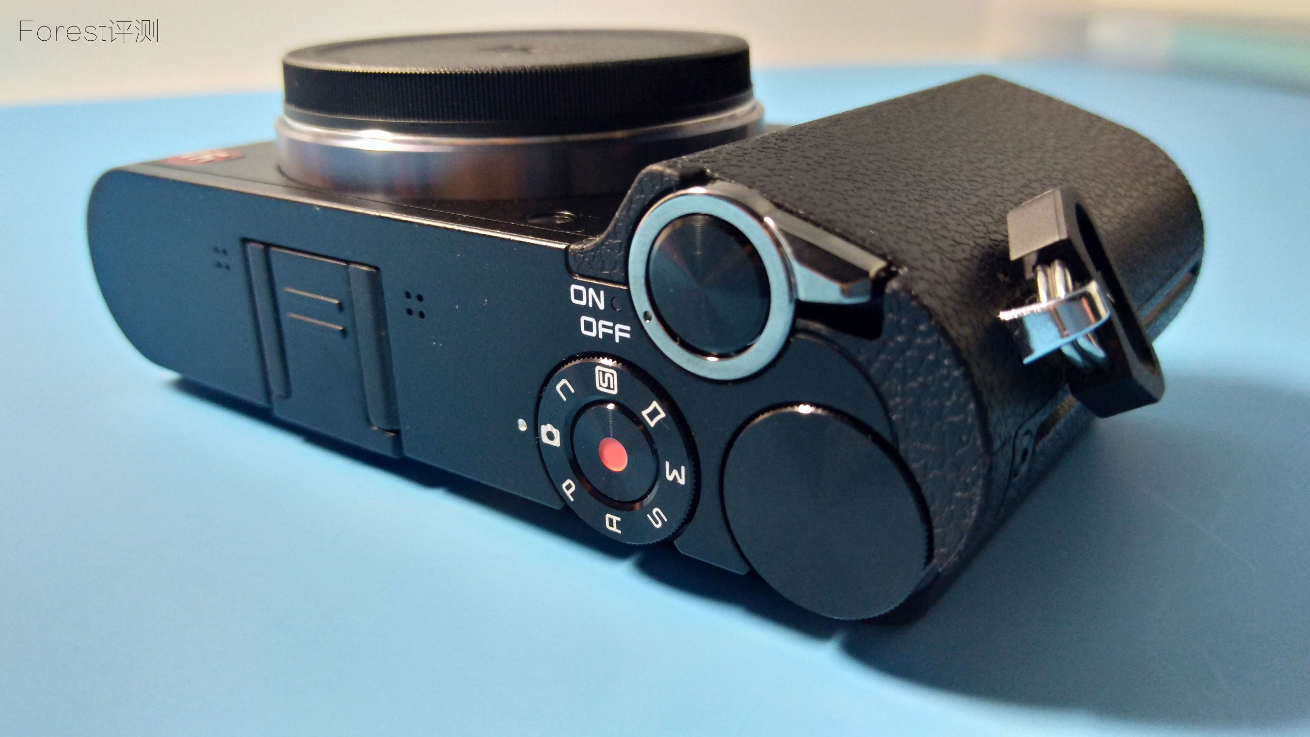 4k运动相机和小蚁微单哪个好,小蚁微单12-40镜头一般是拍什么