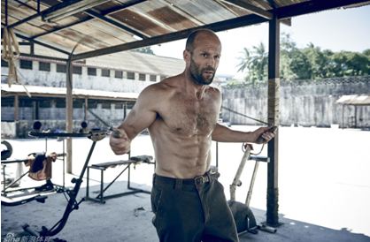 她们相差23岁,他们相差16岁