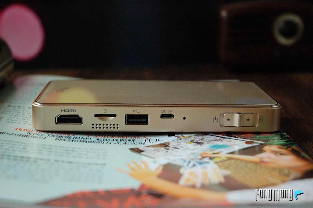 电视OUT啦！1000多快买个神画小媚在家看电影