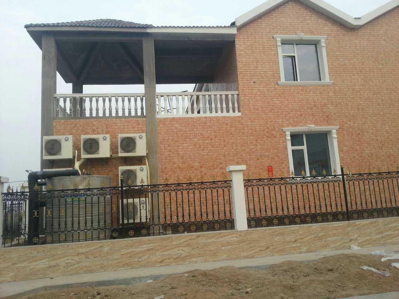 400平米别墅空气能热泵每天费用,200平别墅安装空气能热泵造价