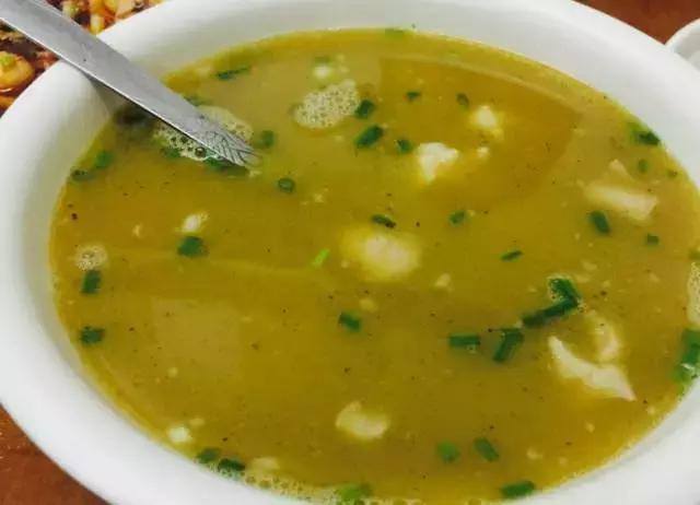 离开成都这多年，发现心念念的还是这碗4块钱的汤饭