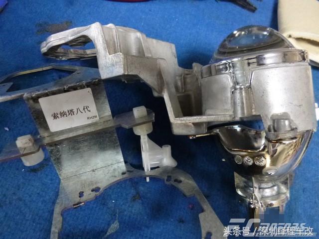 索纳塔8代改海拉3,11款索纳塔八改装海拉大灯