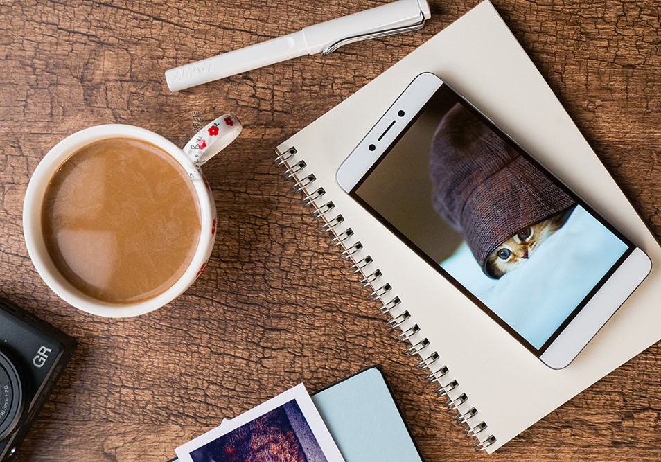 拍照游戏两不误的全面屏手机,大屏拍照好的手机评测