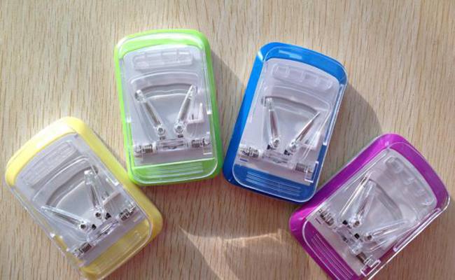 年轻人发明万能充,新发明万能充