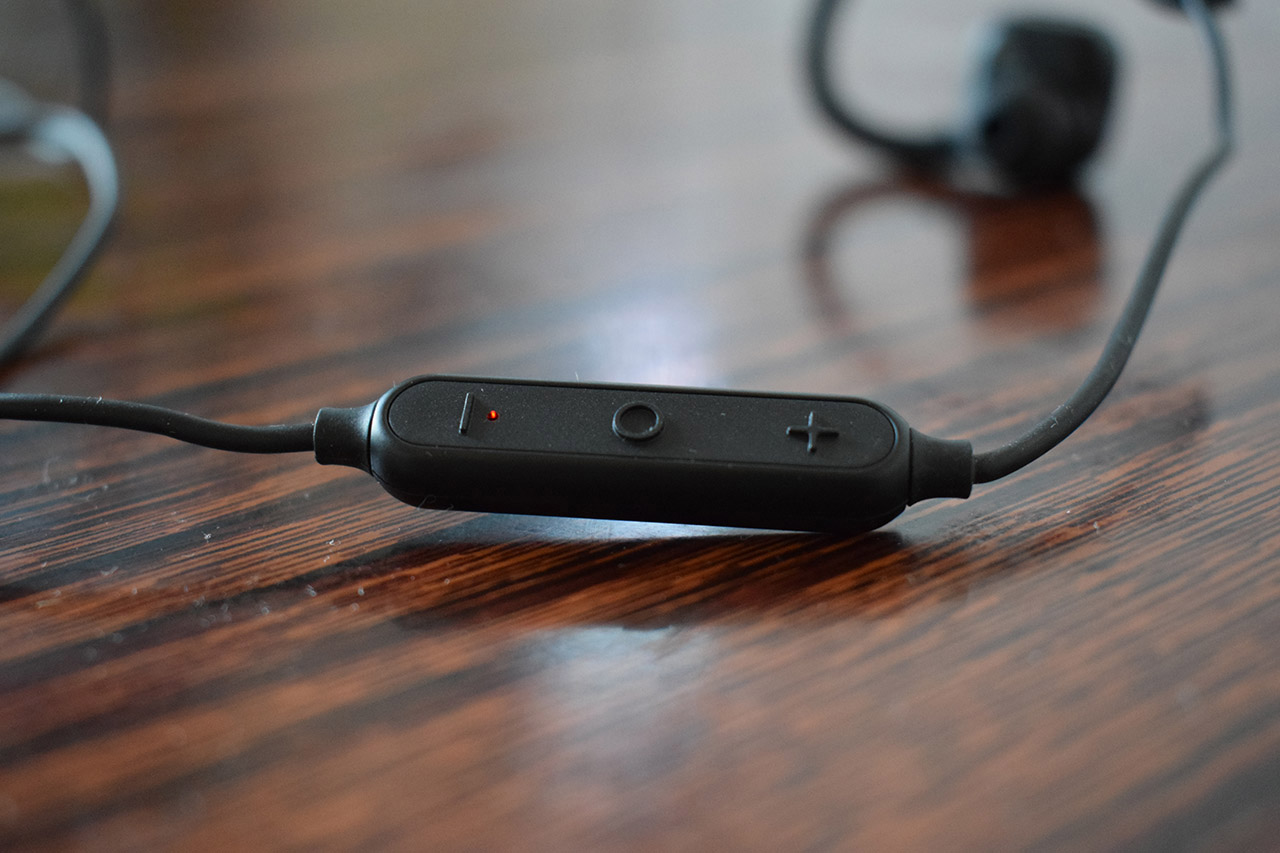 极米让我玩百元耳机玩磁吸Haylou-H1蓝牙耳机体验