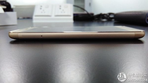 红米3开箱视频体验,699元小米手机推荐