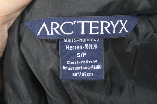 真假始祖鸟LEAFFusionjacket棉服最全测评!