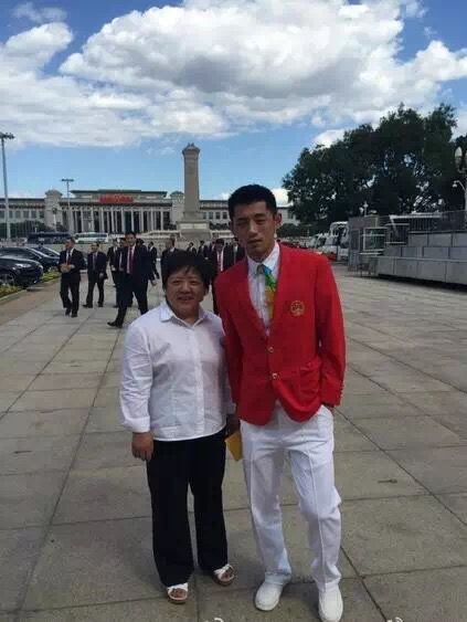 孙杨年薪多少万元,孙杨拿了多少块金牌