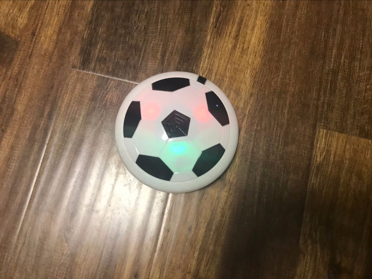 中国足球飞踢日本队,国足射门放高射炮