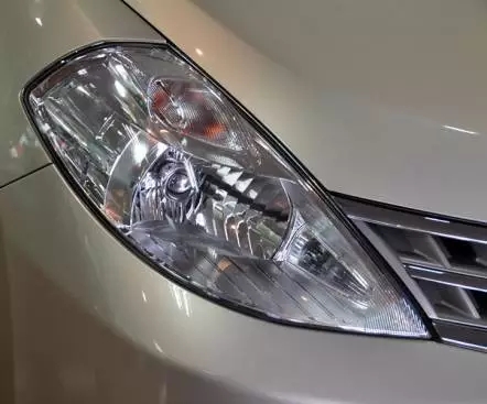 什么你不知道,车灯型号在哪里看