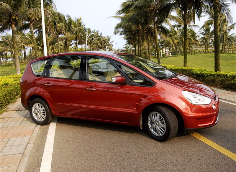 福特麦柯斯中控屏,福特麦柯斯仪表台拆解