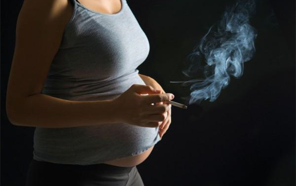 在家自然流产了对家里好不好,毫无防备自然流产了