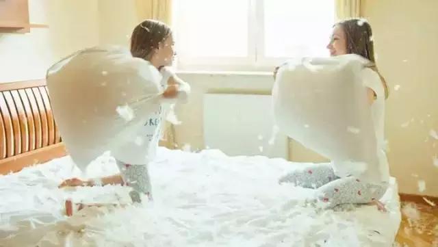 什么牌子的乳胶枕头睡觉舒服,两个枕头怎么放睡觉舒服