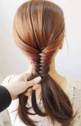 清新淑女半扎编发中分,时尚编发扎法简单又好看