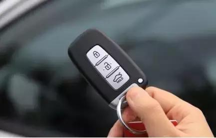 汽车遥控钥匙没电原因及解决办法,请问汽车遥控钥匙没电怎么办