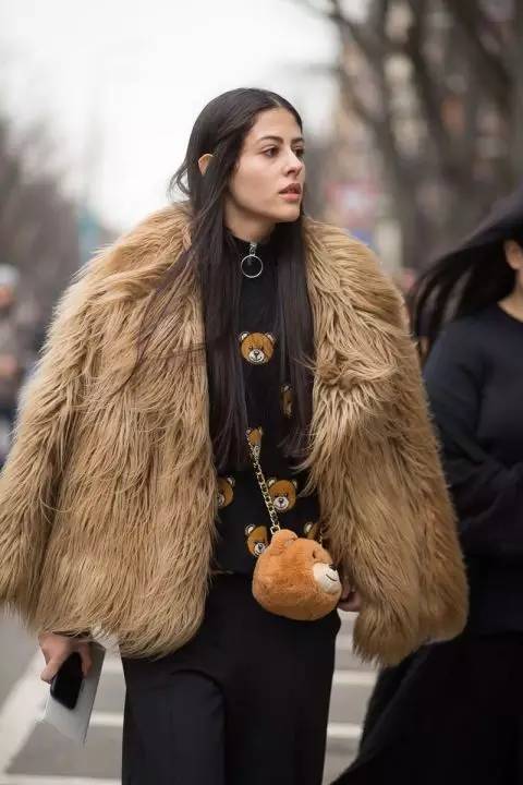 Word妈！Moschino这只蠢萌的小熊为什么这么火？