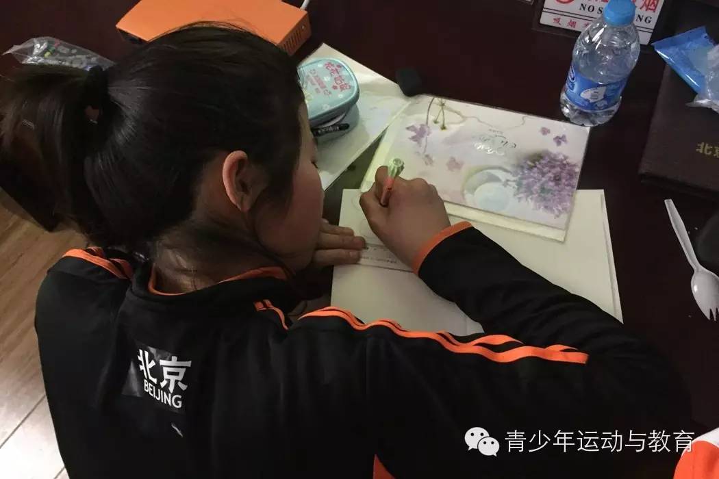 足球教练现场讲战术,裴恩才八一队