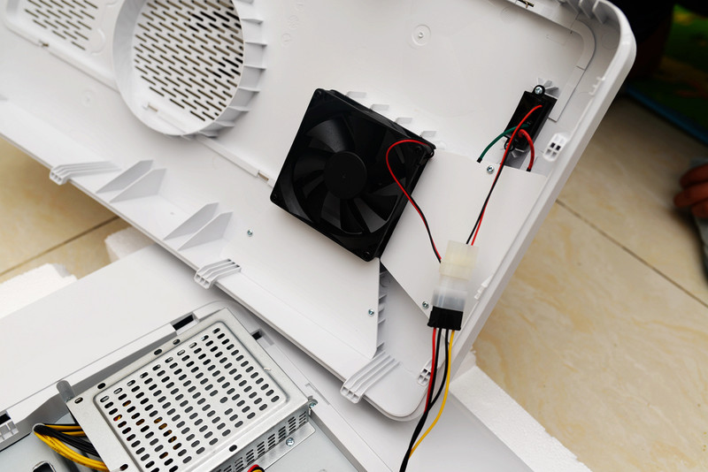 破天荒！HKCX320一体机带曲面屏，性能还能秒台式机