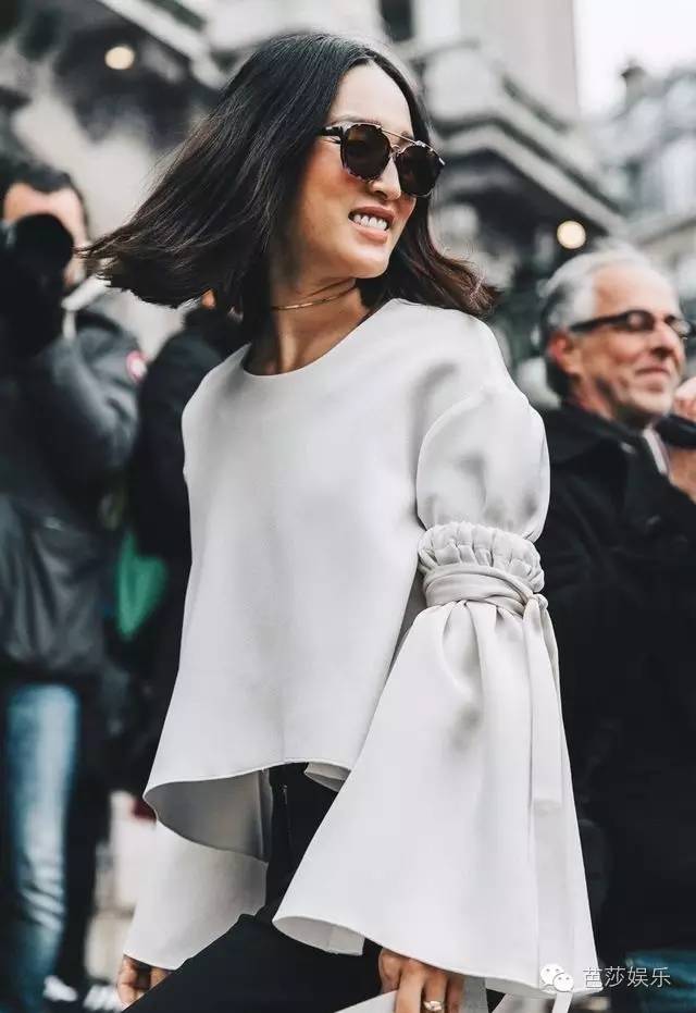 宋茜穿搭成为时尚风标,宋茜在天天向上跳舞视频