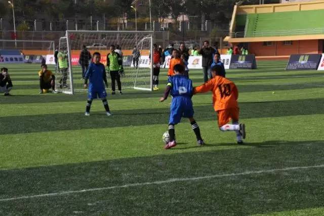 成都最近的青少年足球比赛,青少年足球锦标赛大获全胜