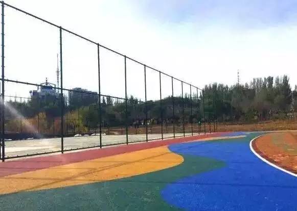 新建体育公园篮球场,体育公园新建篮球场