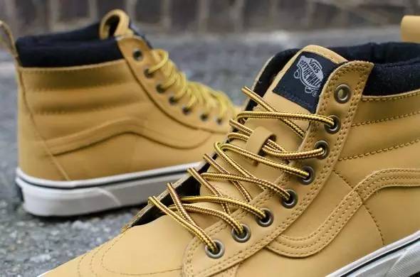 还在穿小白鞋吗,还在穿冬天的鞋子