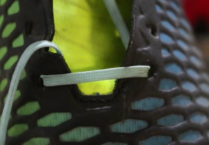 足球新手怎样系鞋带最简单,足球鞋带太长怎么办