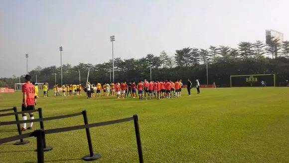 球队真不是一般人玩得起的，一年竟要花这么多钱！