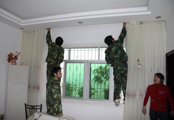 窗户贴膜好不好?看完才知道有这么多缺点,后悔没装窗帘