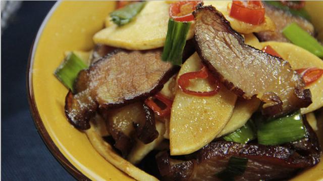 正宗湖南老杨冬笋炒腊肉,冬笋炒腊肉冬笋需要焯水吗
