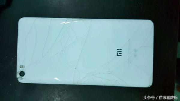 手机后盖材质主流回归玻璃,金属后盖和玻璃后盖优缺点