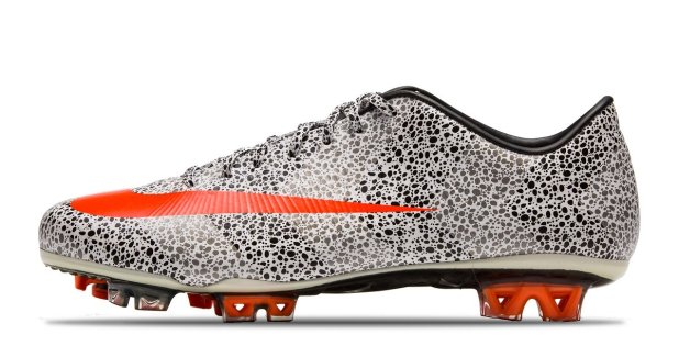 c罗生涯十大经典,c罗职业生涯一共穿过哪些球鞋