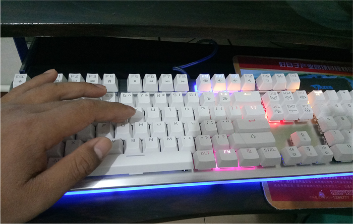 瀹滃崥鏈烘閿洏k727鐏晥,瀹滃崥k725涓冨僵鎮诞鑳屽厜娓告垙閿洏