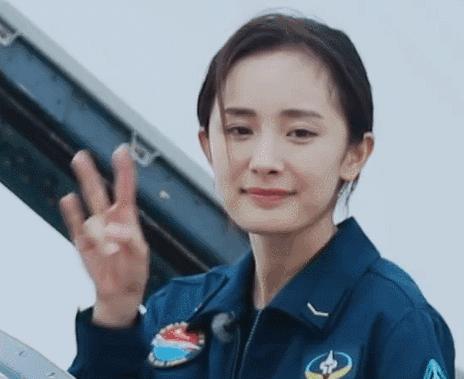 刘恺威和王鸥杨幂出席活动,刘恺威和杨幂穿搭