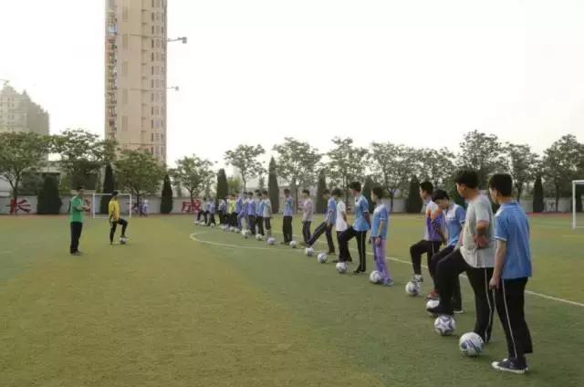 校园足球教学训练要求及手段,校园足球课该怎么上