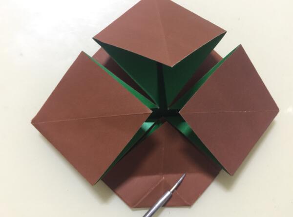 怎样折蝴蝶结放到爱心盒子上面,蝴蝶结盒子折纸教程