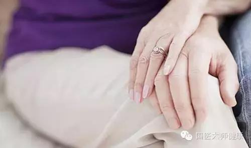 专家讲解膝盖疼如何下蹲视频,膝盖痛医生教你一招