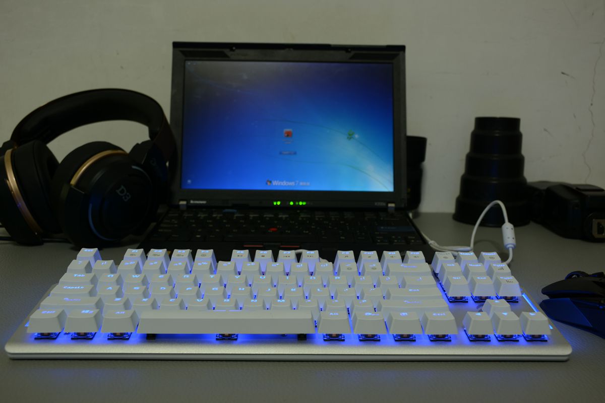 难得有个薄的机械键盘，颜值担当的达尔优EK815开箱