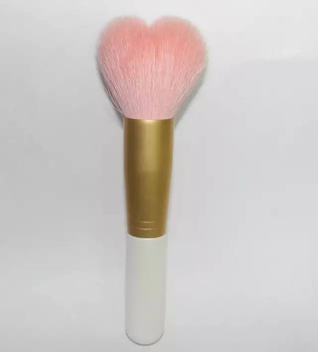 化妆的粉扑刷子要怎样清洗,在家清洗美妆蛋粉扑刷子