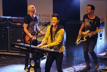 看球听歌天下足球系列,天下足球2015年片尾曲