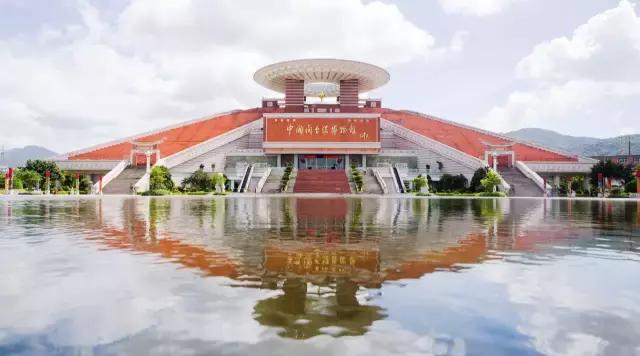 泉州泡温泉看电影自助餐厅一体,泉州水疗自助餐