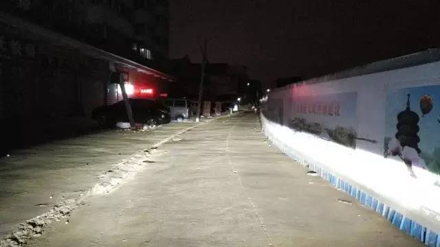 凯迪拉克灯不是竖的吗,凯迪拉克的灯可以关吗