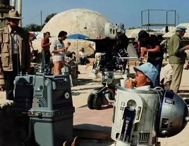 特效化妆中的特效是怎么弄出来的,特效化妆是做什么